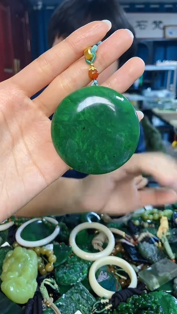 未镶嵌和田玉挂件1