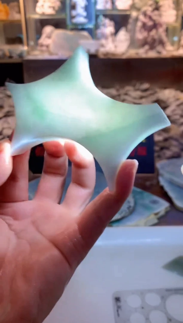 翡翠挂件未镶嵌0朱0翡翠珠宝720