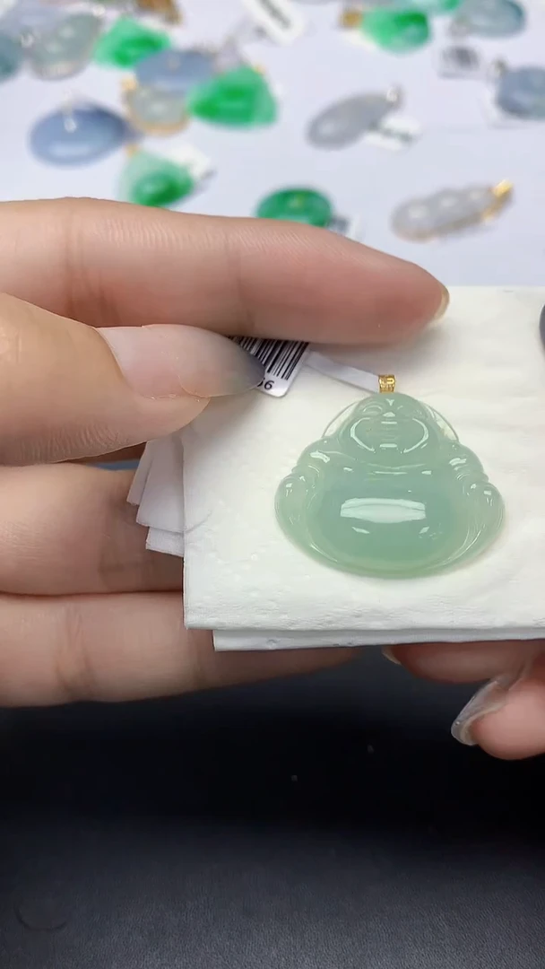 翡翠18K金镶嵌颈饰天然缅甸a货翡翠