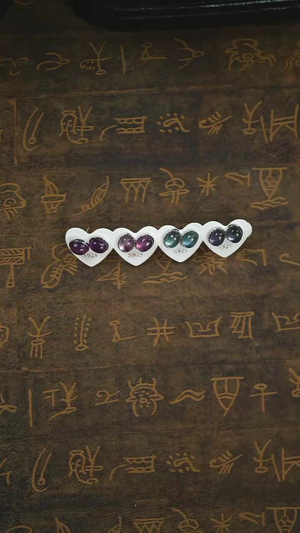 【闪购商品】萤石耳钉银S925镶嵌萤石耳钉（随机发其一）