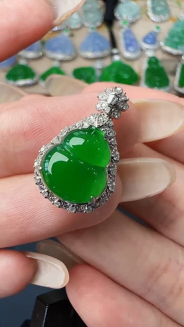 翡翠18K金镶嵌吊坠(不含链)12