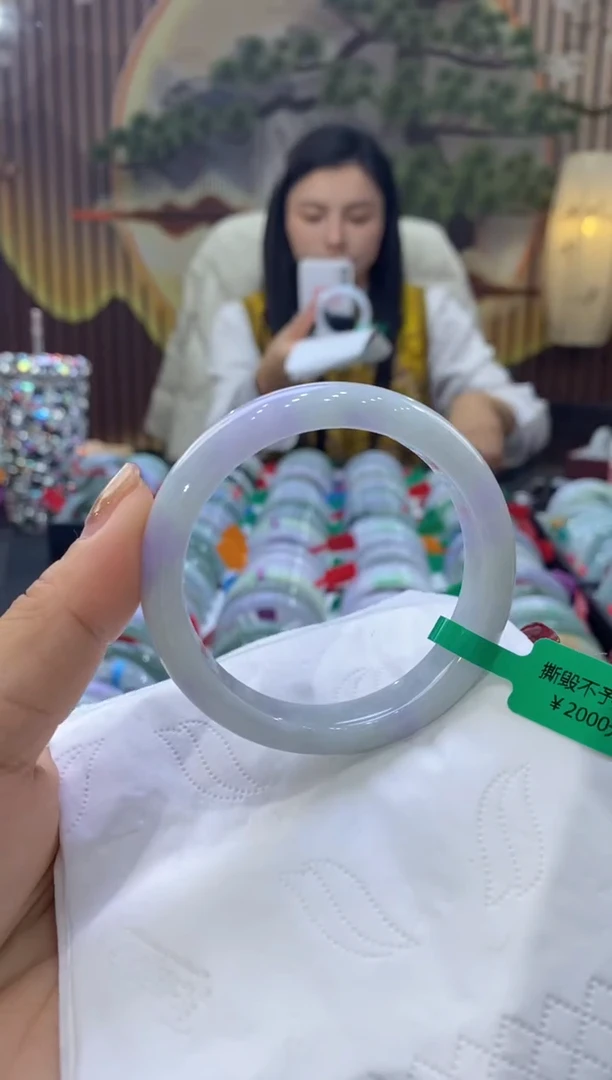 【闪购商品】翡翠手镯未镶嵌多人00444