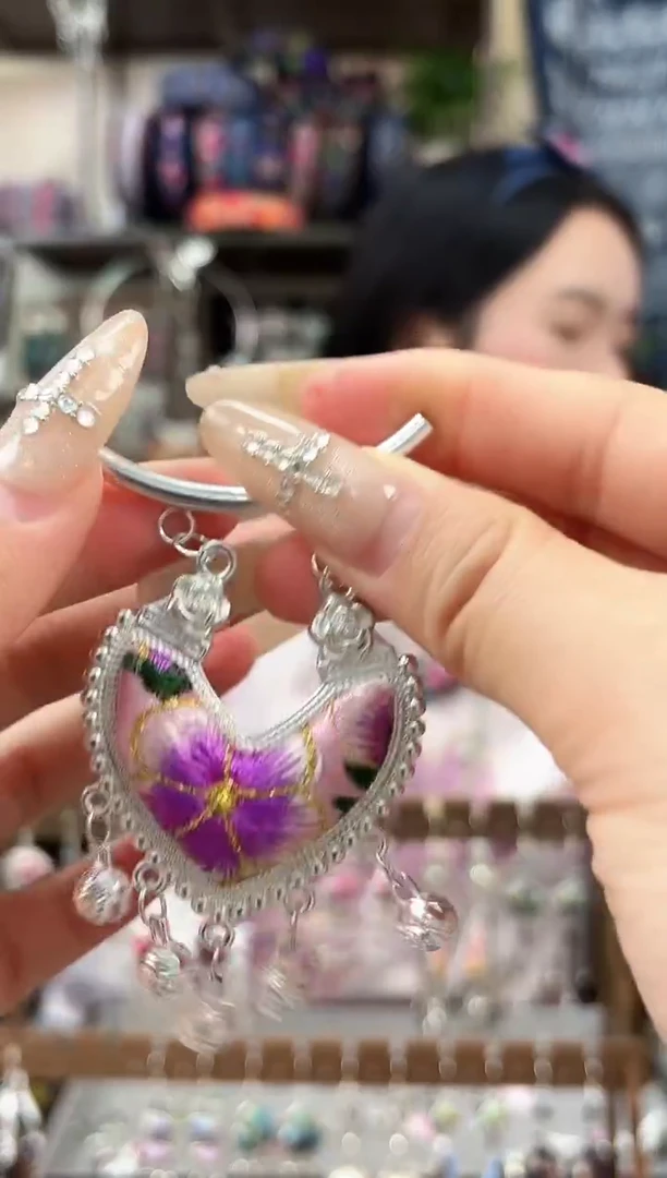 织绣民族风非遗老绣苗银饰品540