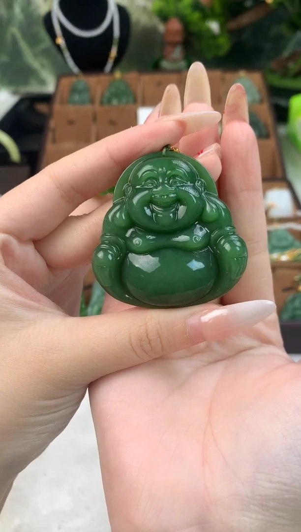 颈饰未镶嵌和田玉吊坠