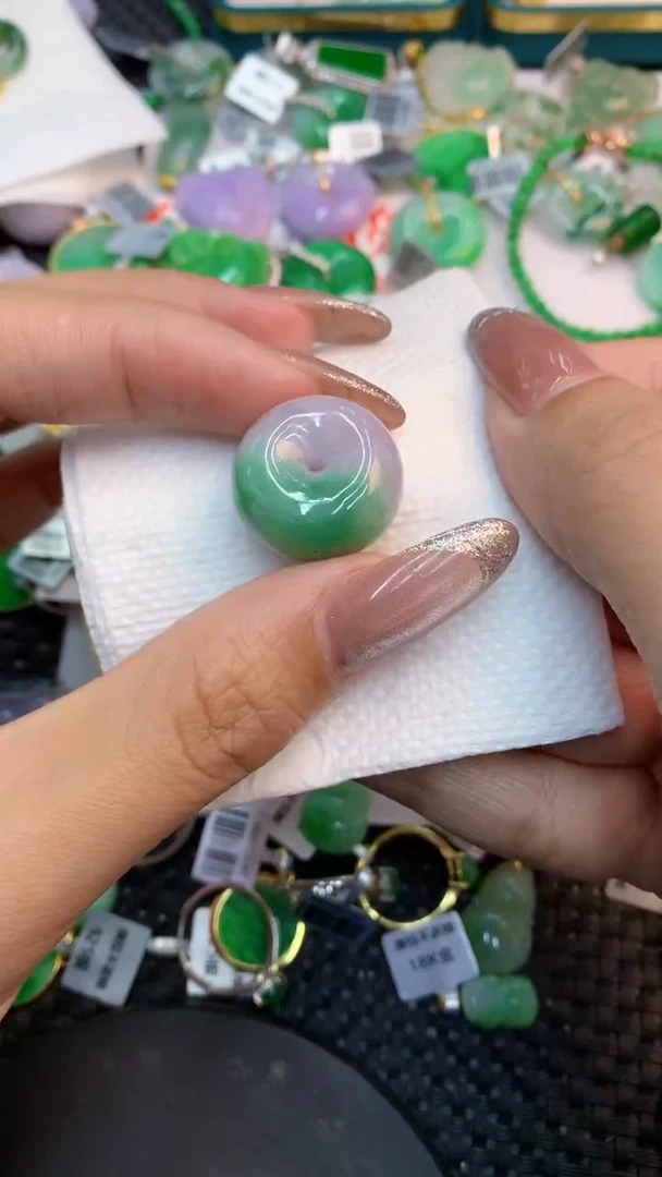 颈饰未镶嵌翡翠1