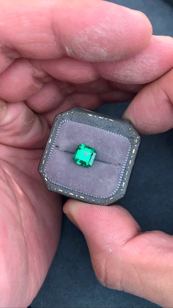 裸石祖母绿克拉1