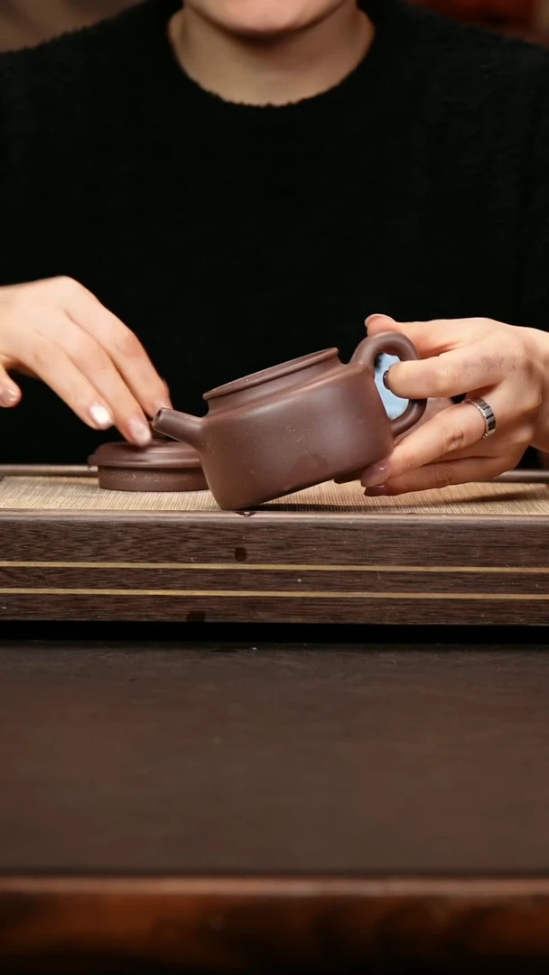 茶壶紫砂天青泥  暗肝色   德钟壶