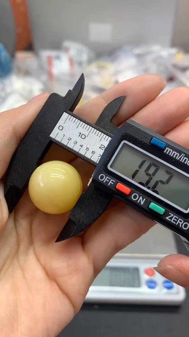 未镶嵌琥珀珠宝奇石2435