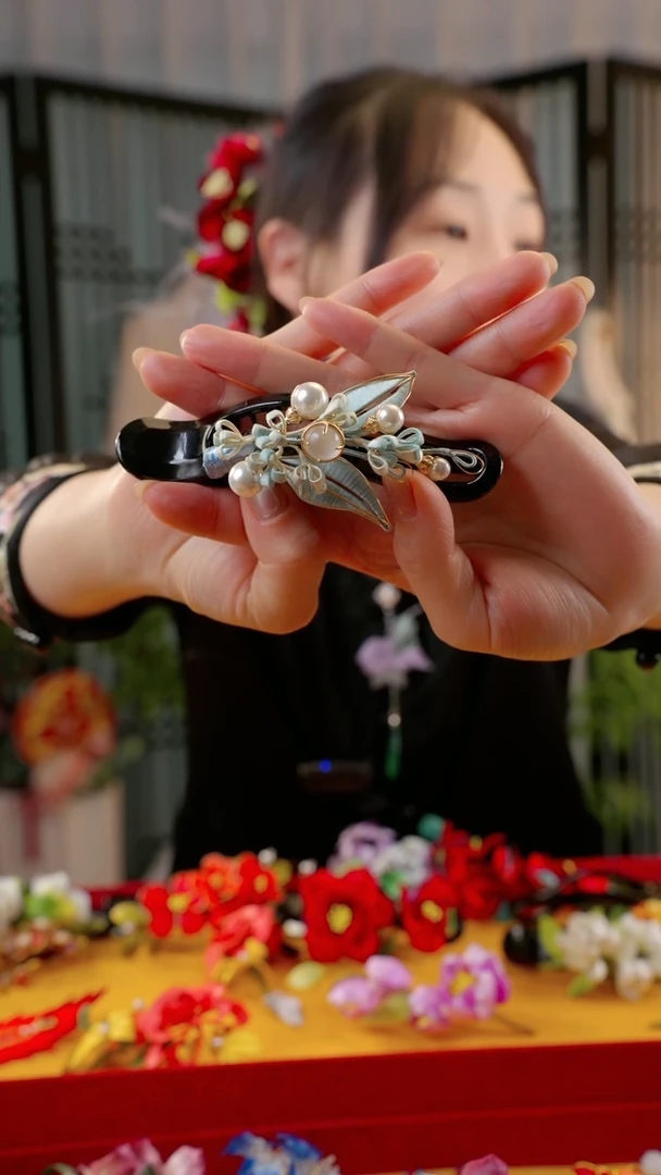 刺绣非遗苏绣绒花手工饰品