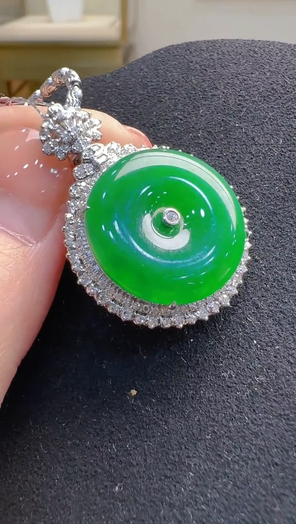 【闪购商品】翡翠吊坠(不含链)18K金镶嵌多样性发货拍一发一