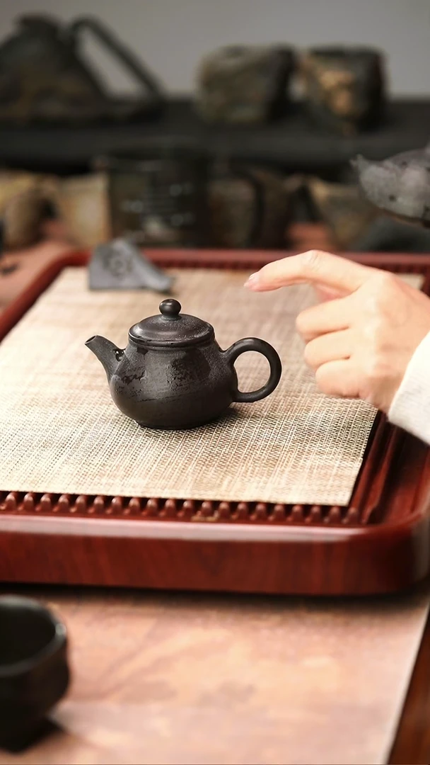 小*归玉堂冰碛岩重工雕刻透光潘壶