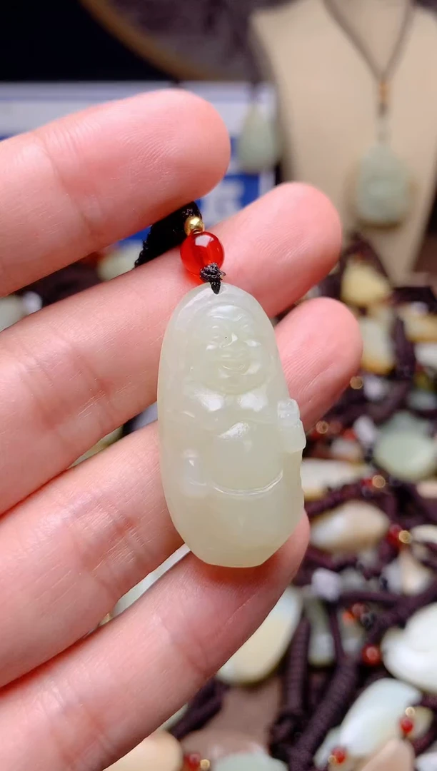 和田玉未镶嵌颈饰1