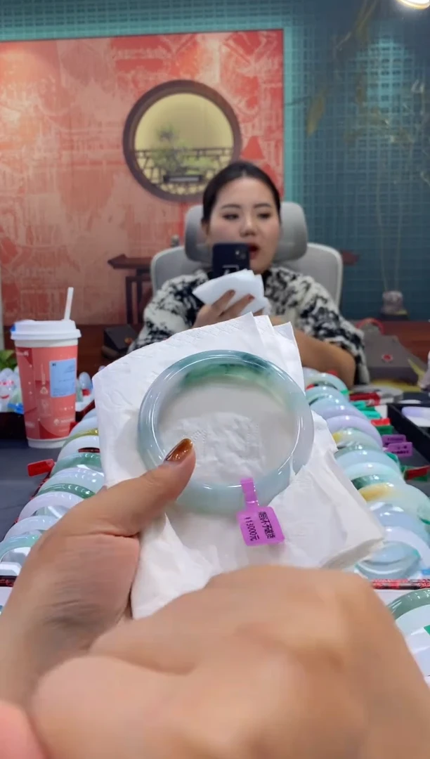 未镶嵌手镯翡翠多人000015712