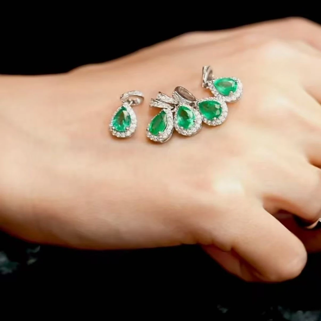 【逍遥】祖母绿水滴吊坠*001/58/多样性发/1件