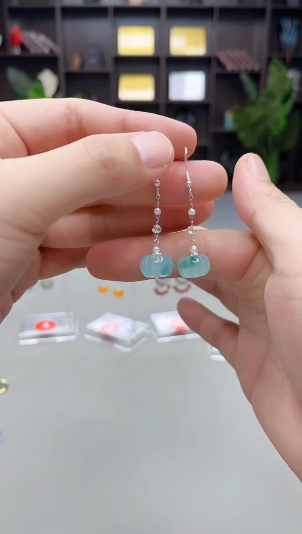 银S925镶嵌石英质玉（天山翠）耳饰W05