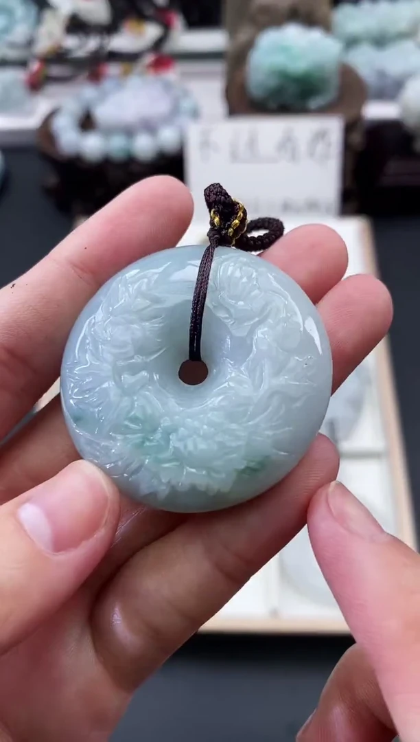 翡翠未镶嵌颈饰天然缅甸A货翡翠