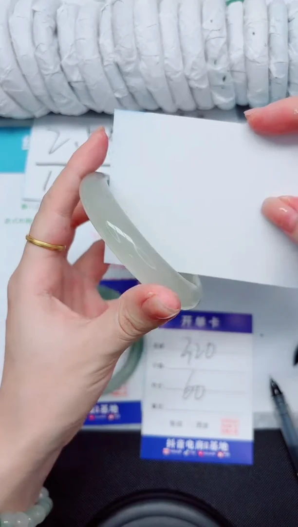 石英质玉手镯未镶嵌320-60