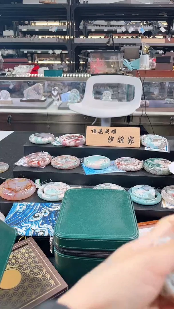 未镶嵌手镯石英质玉六*六圈口（赠品镯心）