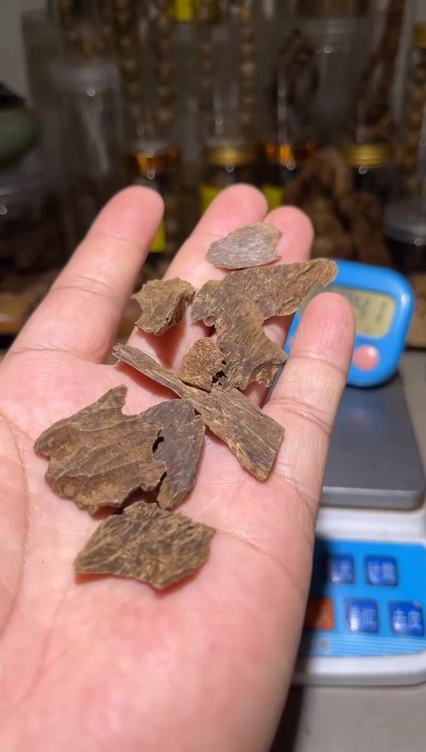 沉香沉香碎屑西马5（克）