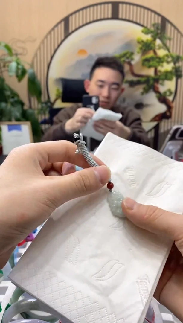 【闪购商品】翡翠颈饰未镶嵌000010327