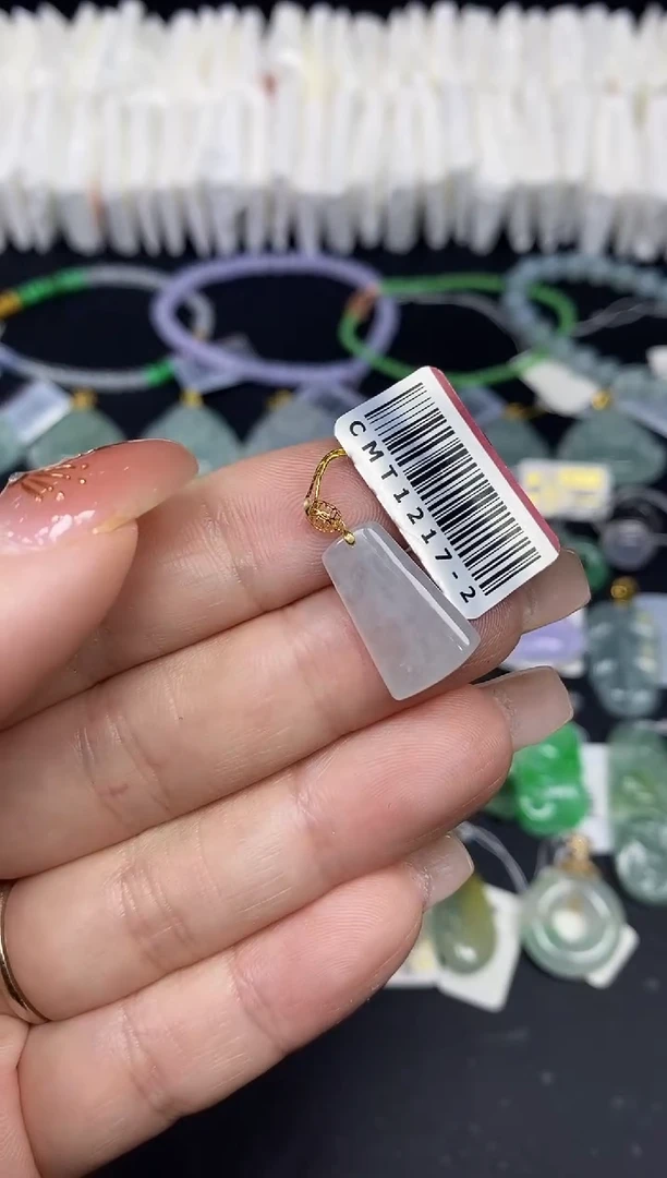 吊坠(不含链)18K金镶嵌翡翠无事牌18K金扣镶嵌@@CMT