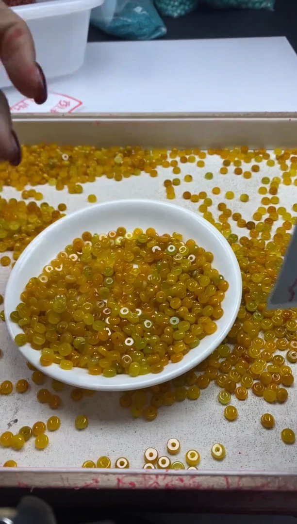 【闪购商品】翡翠颈饰未镶嵌w1491黄翡算盘6*3mm*30颗