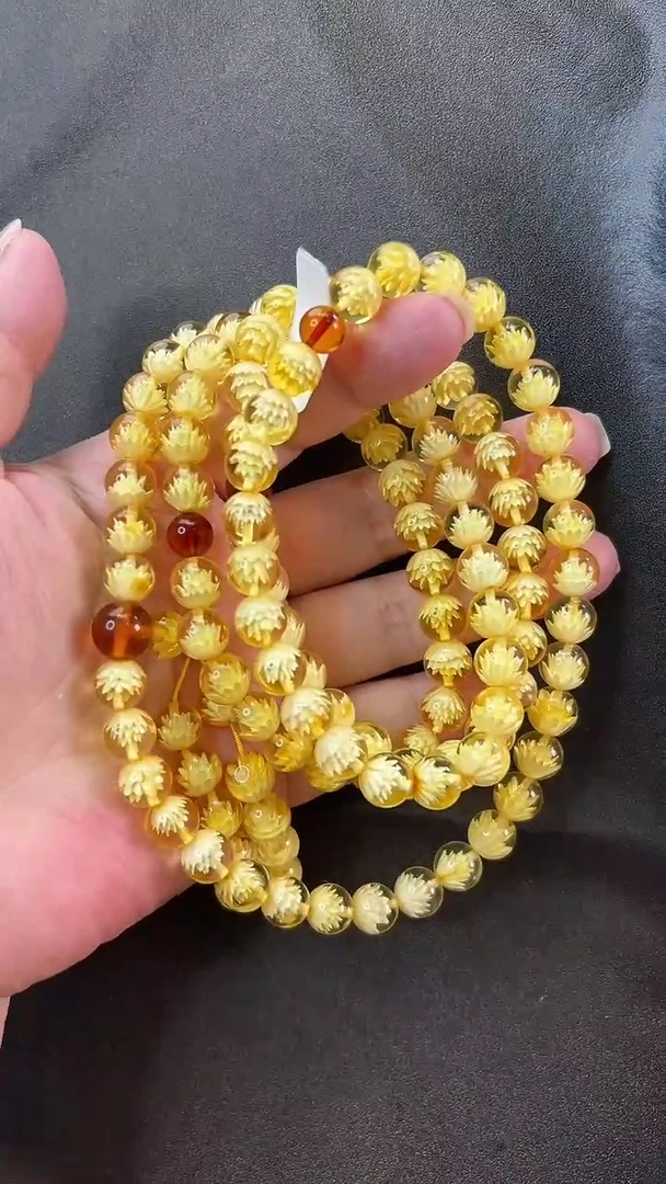 未镶嵌颈饰琥珀吊坠