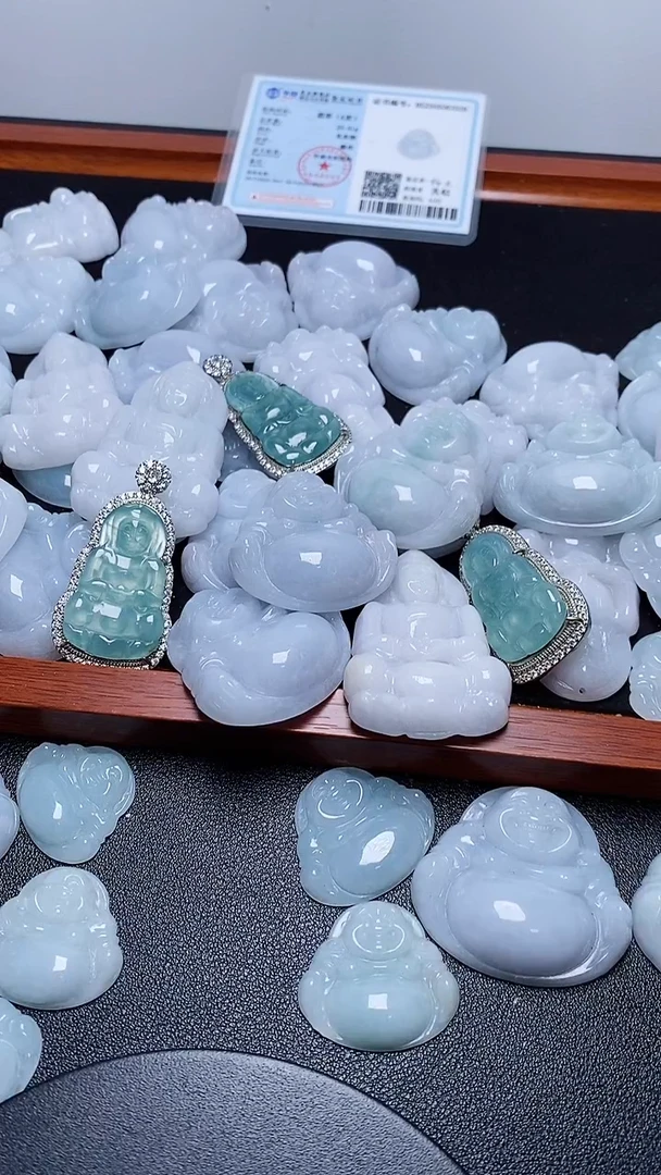 翡翠未镶嵌吊坠(赠链)323