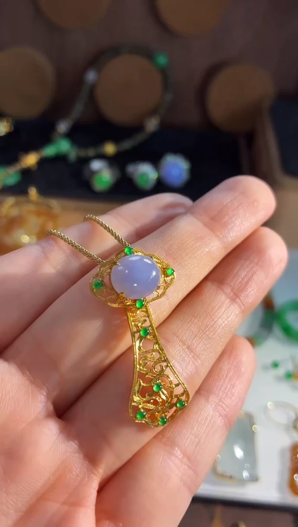 吊坠(不含链)18K金镶嵌翡翠吊坠