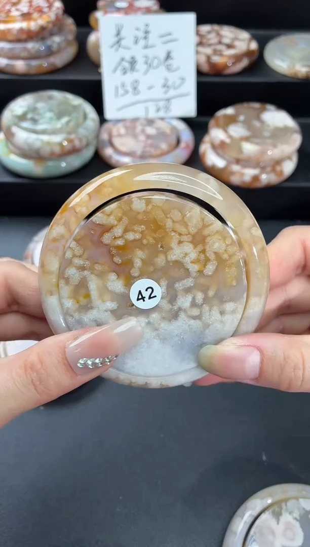 手镯玛瑙/玉髓未镶嵌石英质玉62圈(赠送镯心)圈口建议拍大