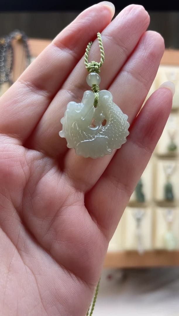 和田玉未镶嵌颈饰24*5.2毫米鱼化龙（有结构）