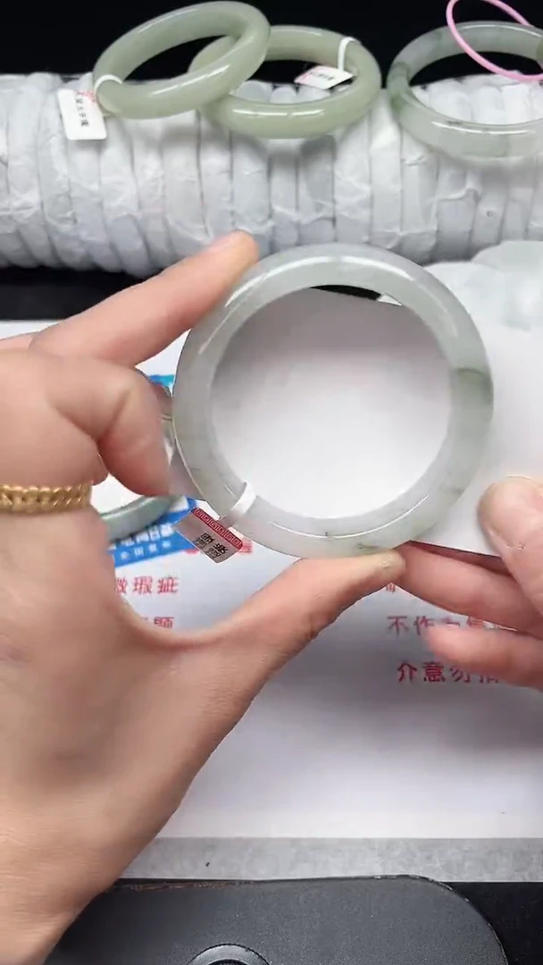 未镶嵌手镯石英质玉76-54/55