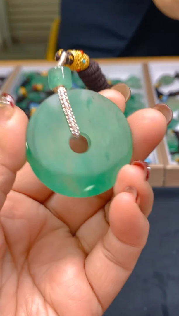 【闪购商品】石英质玉颈饰未镶嵌冰美人非洲翠025