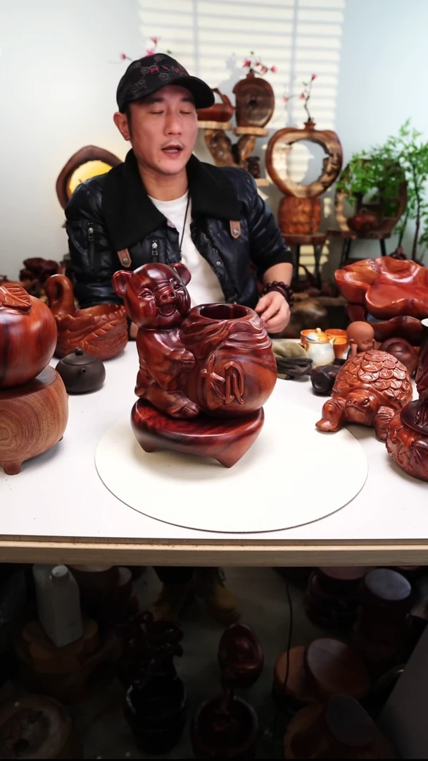 木香樟木摆件/小猪笔筒