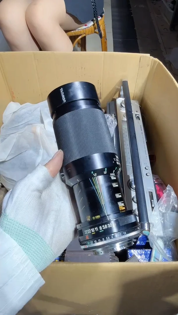 8新老*哥   175中古商品，瑕疵品，不保好坏。