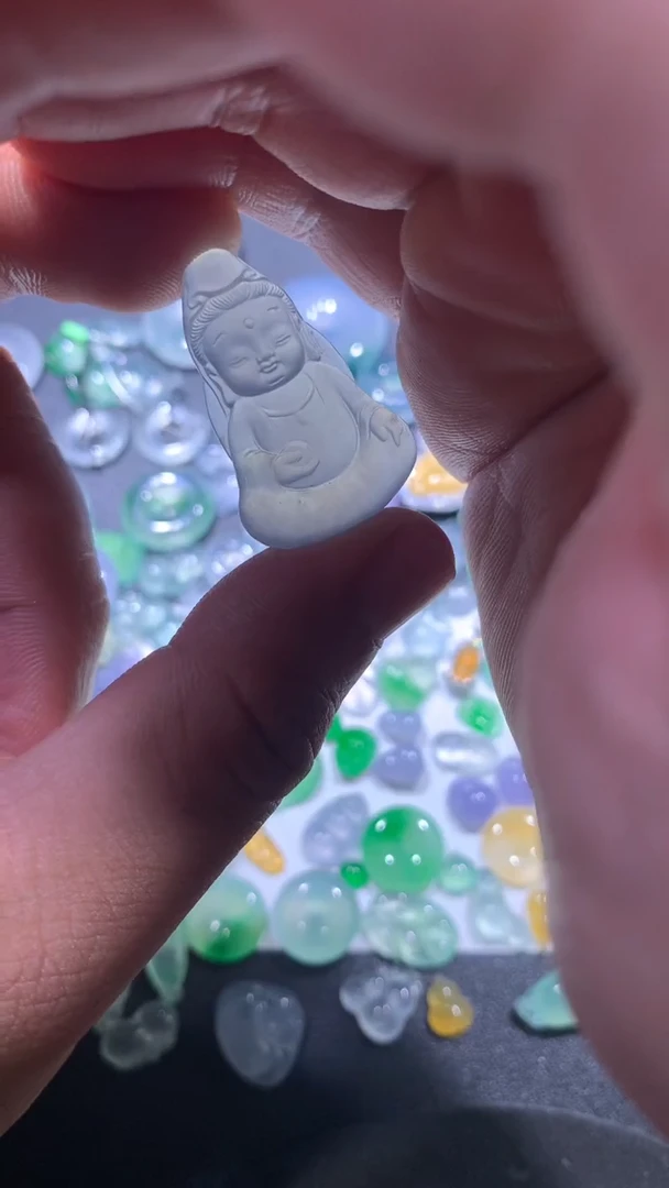 颈饰未镶嵌翡翠宝宝观音