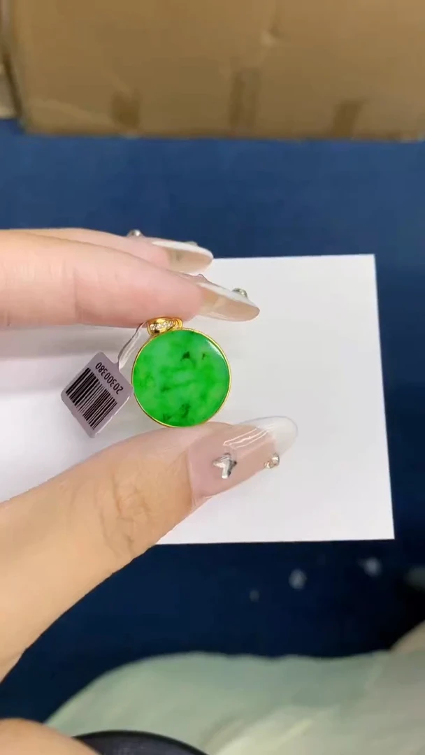 翡翠未镶嵌吊坠(不含链)1