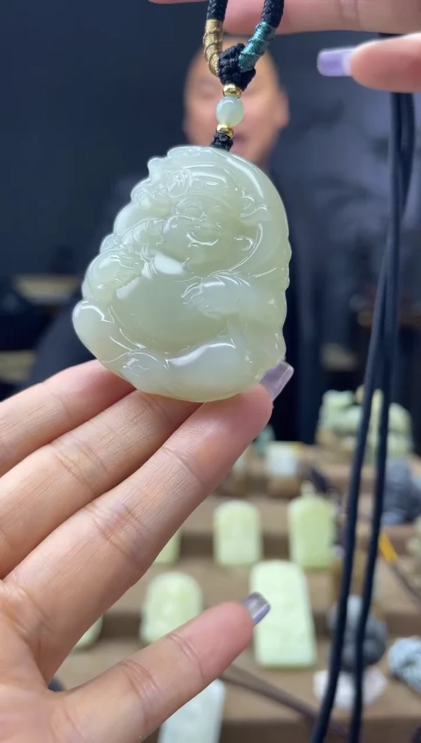 颈饰未镶嵌和田玉1