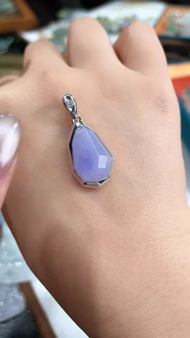 颈饰银S925镶嵌翡翠2026010201