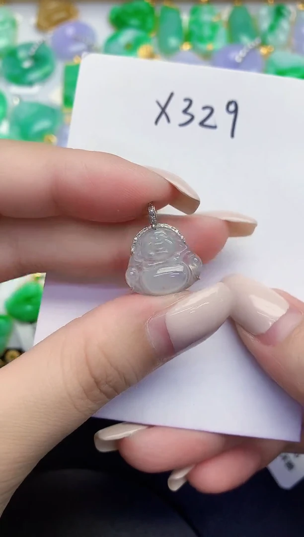 颈饰18K金镶嵌翡翠缅甸天然翡翠A货