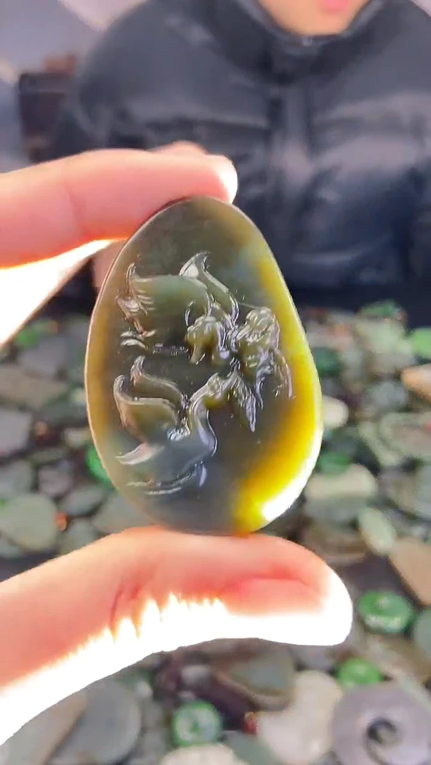 颈饰未镶嵌和田玉1