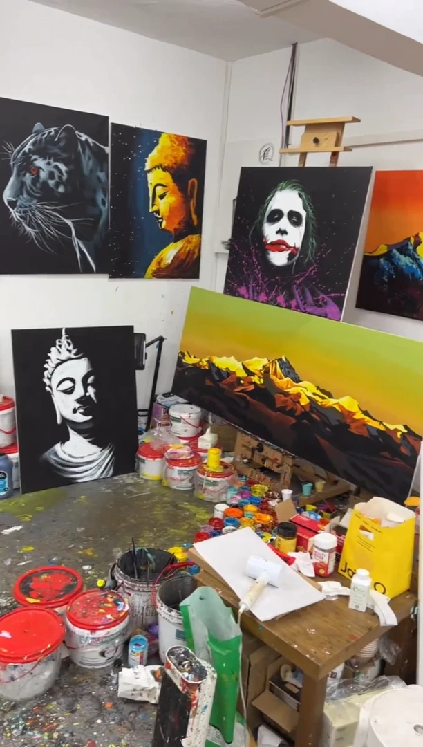 【闪购商品】丙烯画w黑底小丑女加框