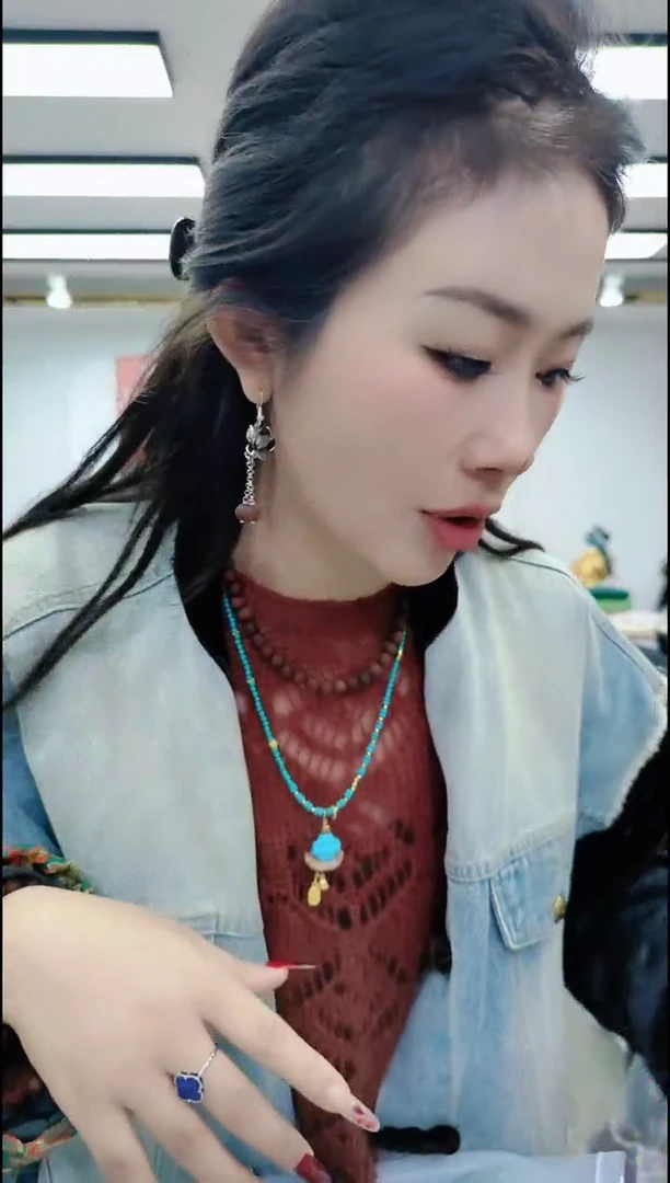 【闪购商品】香榧木05756 降真莲花耳饰一对