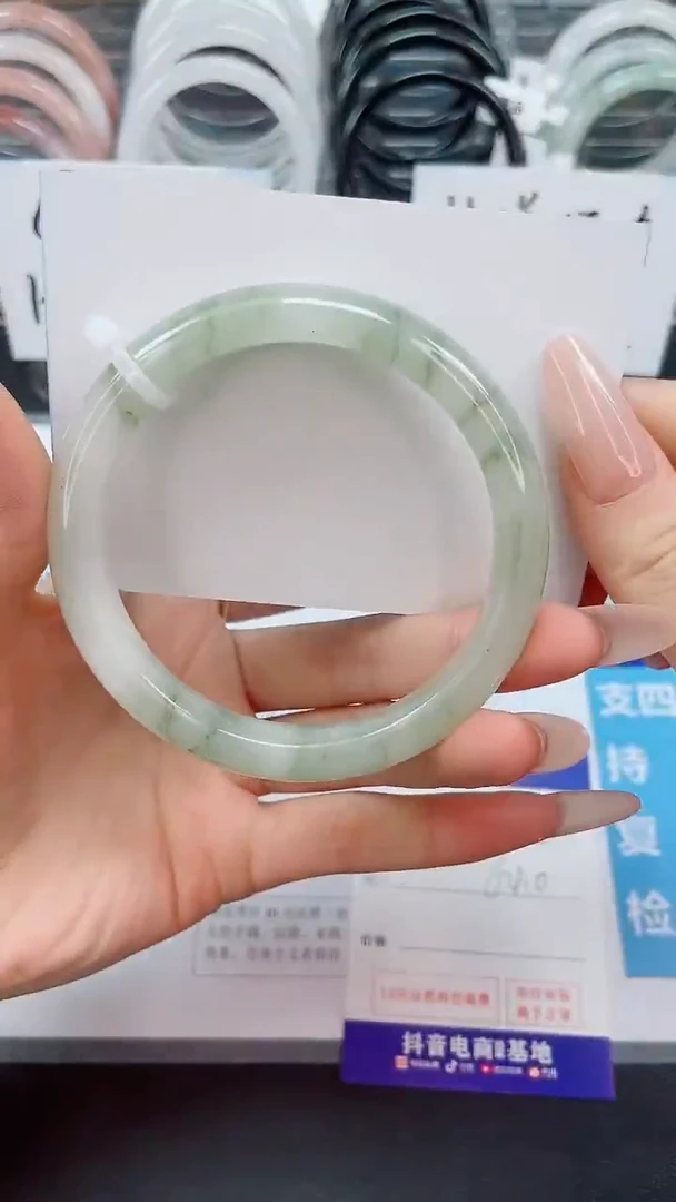 【闪购商品】石英质玉手镯未镶嵌38--圈口64.0