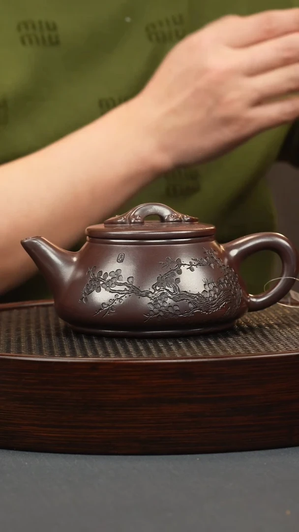 【闪购商品】紫砂茶壶石红 剑流石瓢 刻梅