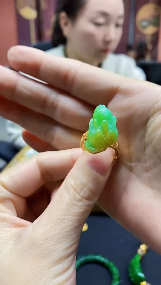 颈饰未镶嵌翡翠翡翠戒指