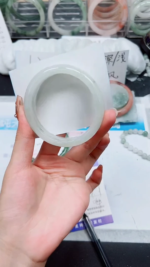 【闪购商品】石英质玉手镯未镶嵌A262-57/58