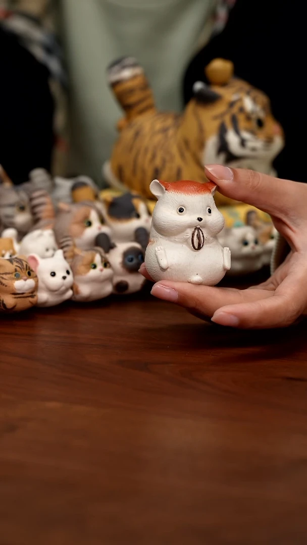 紫砂摆件一只小鼠鼠