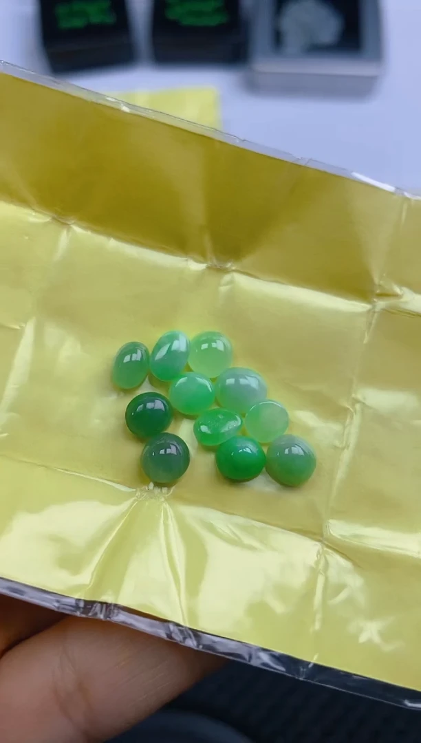 翡翠裸石天然翡翠蛋面17