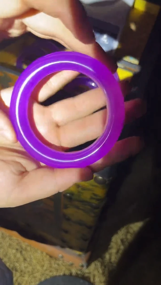 满紫带棉絮一只.